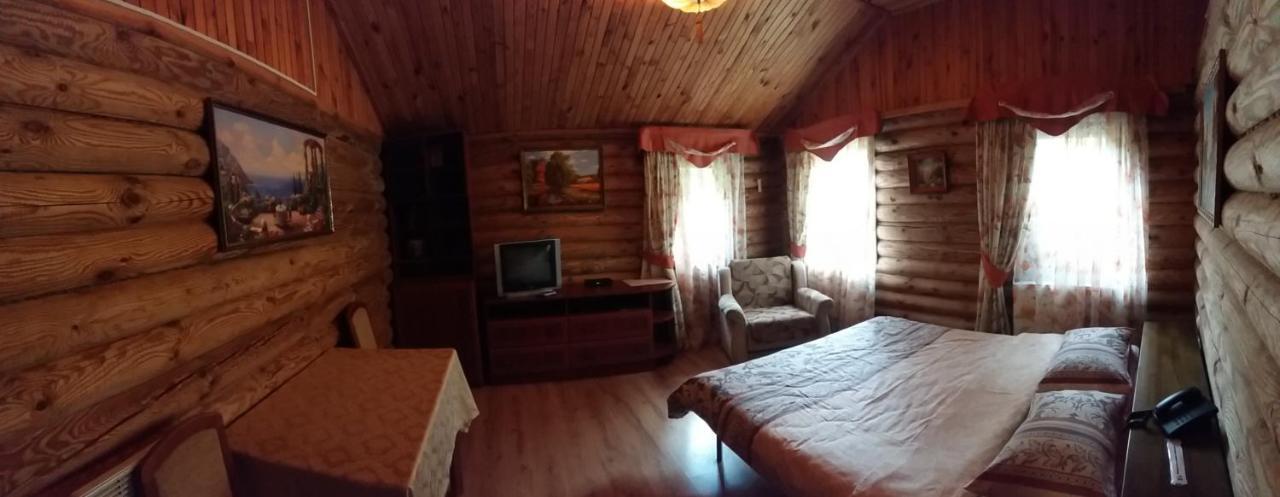 Zolotoy Bereg Hotel Černihiv Esterno foto